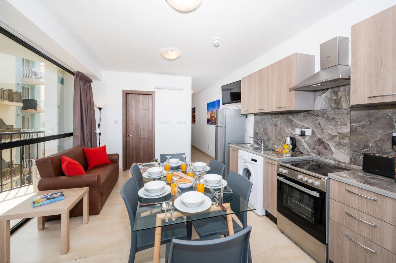 Islet Promenade Seafront Apartment With Large Corner Terrace By Getawaysmalta Σεντ Πόλς Μπέι Εξωτερικό φωτογραφία