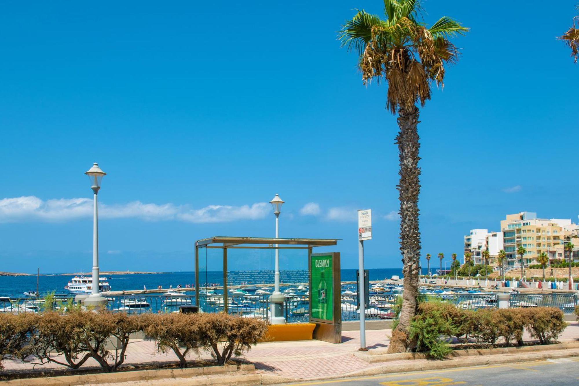 Islet Promenade Seafront Apartment With Large Corner Terrace By Getawaysmalta Σεντ Πόλς Μπέι Εξωτερικό φωτογραφία