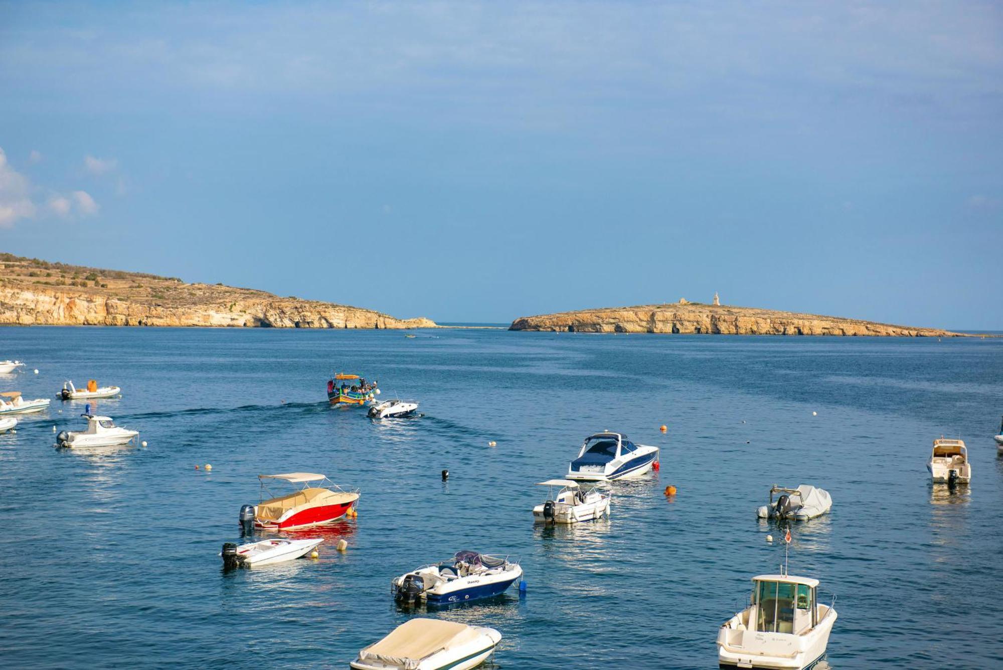 Islet Promenade Seafront Apartment With Large Corner Terrace By Getawaysmalta Σεντ Πόλς Μπέι Εξωτερικό φωτογραφία
