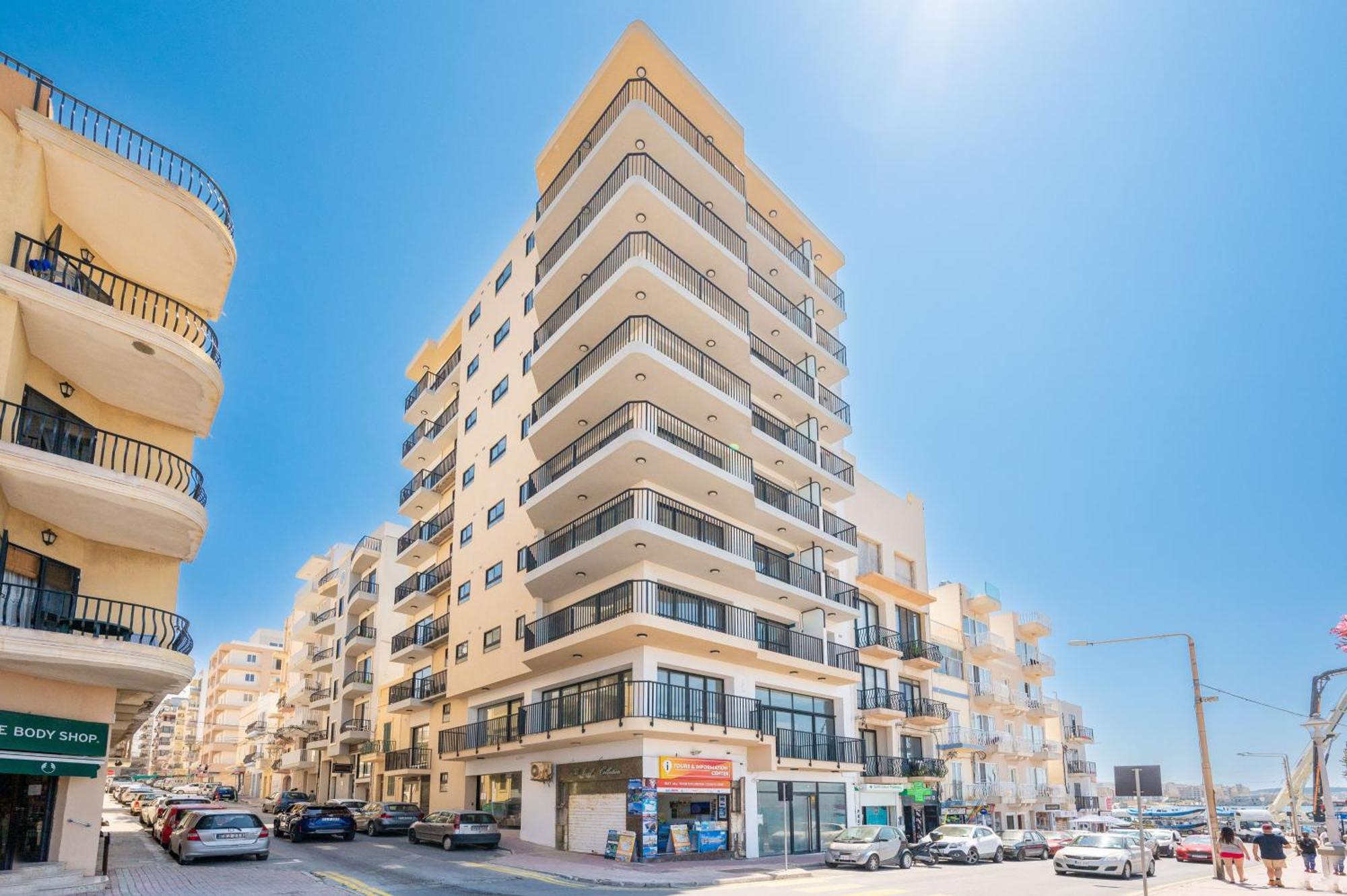 Islet Promenade Seafront Apartment With Large Corner Terrace By Getawaysmalta Σεντ Πόλς Μπέι Εξωτερικό φωτογραφία